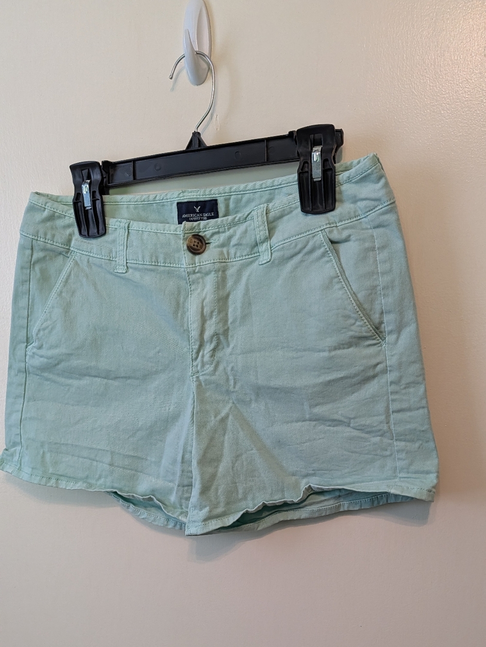 American Eagle Outfitters Women’s Light Mint Chino Shorts Midi Stretch Size 8